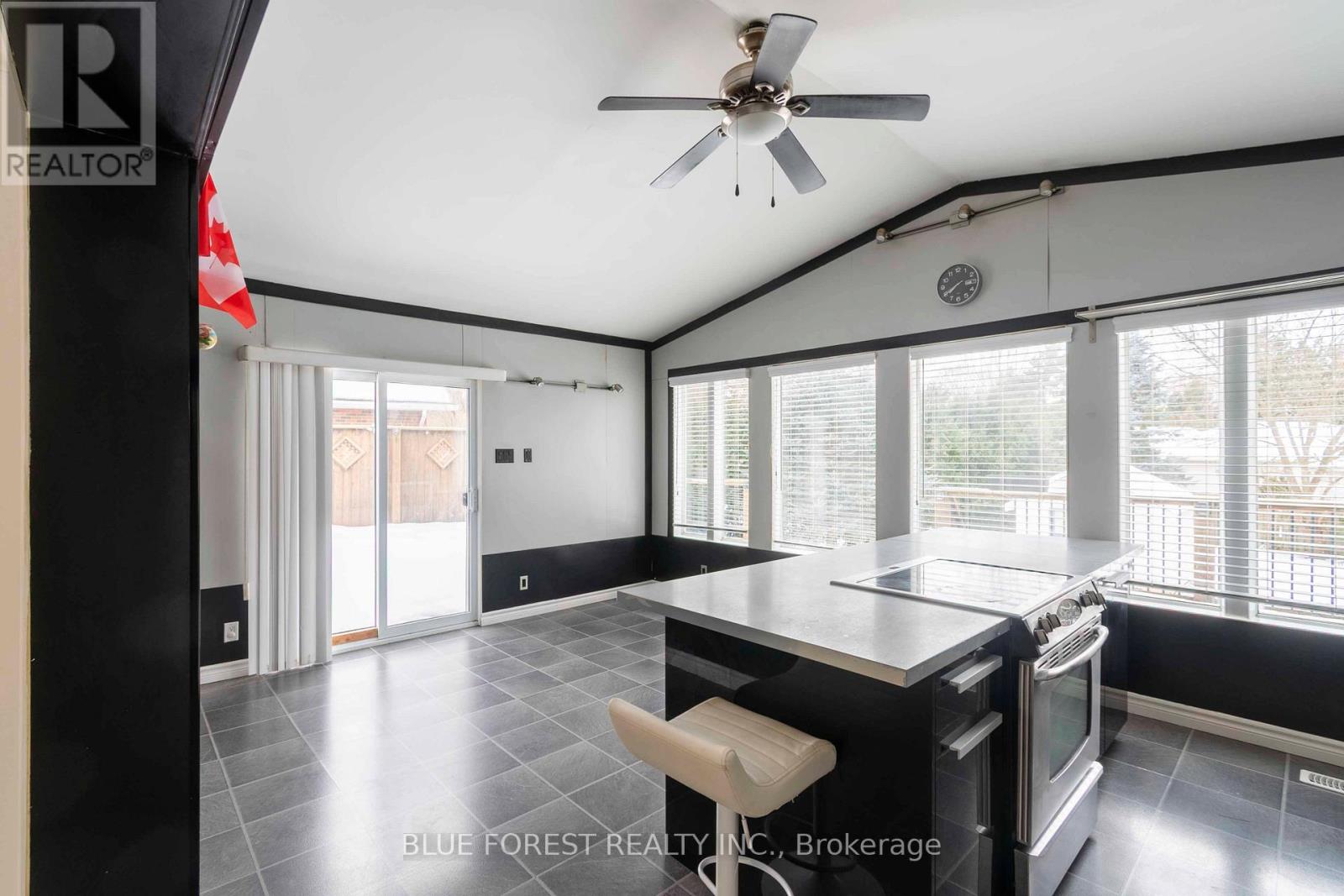 24 Daleview Crescent, London North, Ontario  N5X 1H1 - Photo 10 - X12646348