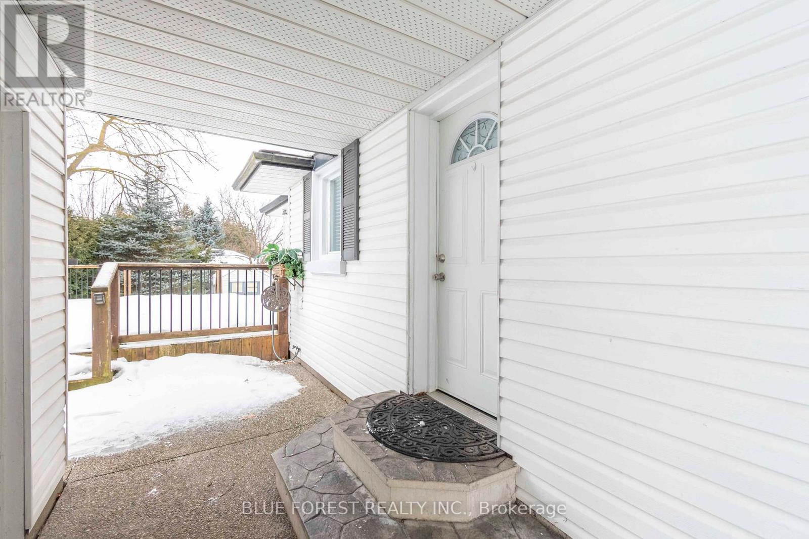 24 Daleview Crescent, London North, Ontario  N5X 1H1 - Photo 18 - X12646348