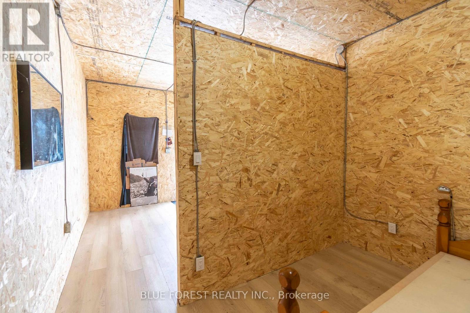 24 Daleview Crescent, London North, Ontario  N5X 1H1 - Photo 32 - X12646348