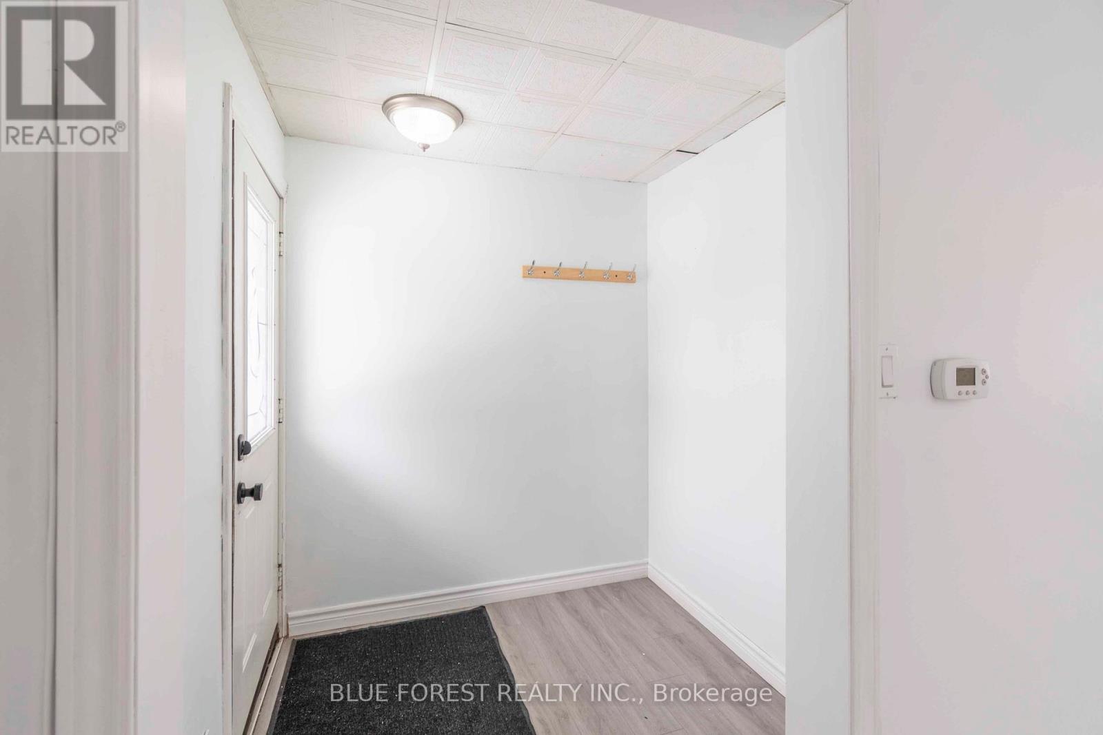 24 Daleview Crescent, London North, Ontario  N5X 1H1 - Photo 4 - X12646348