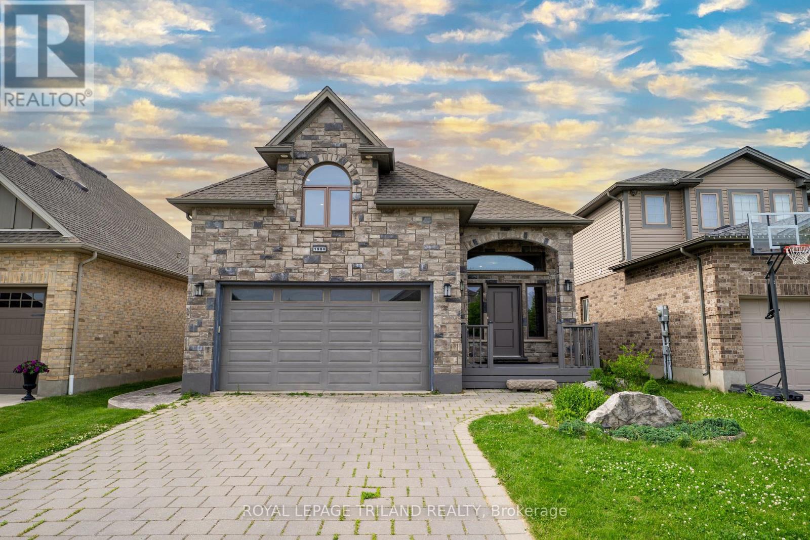 1984 JUBILEE DRIVE, London North, Ontario