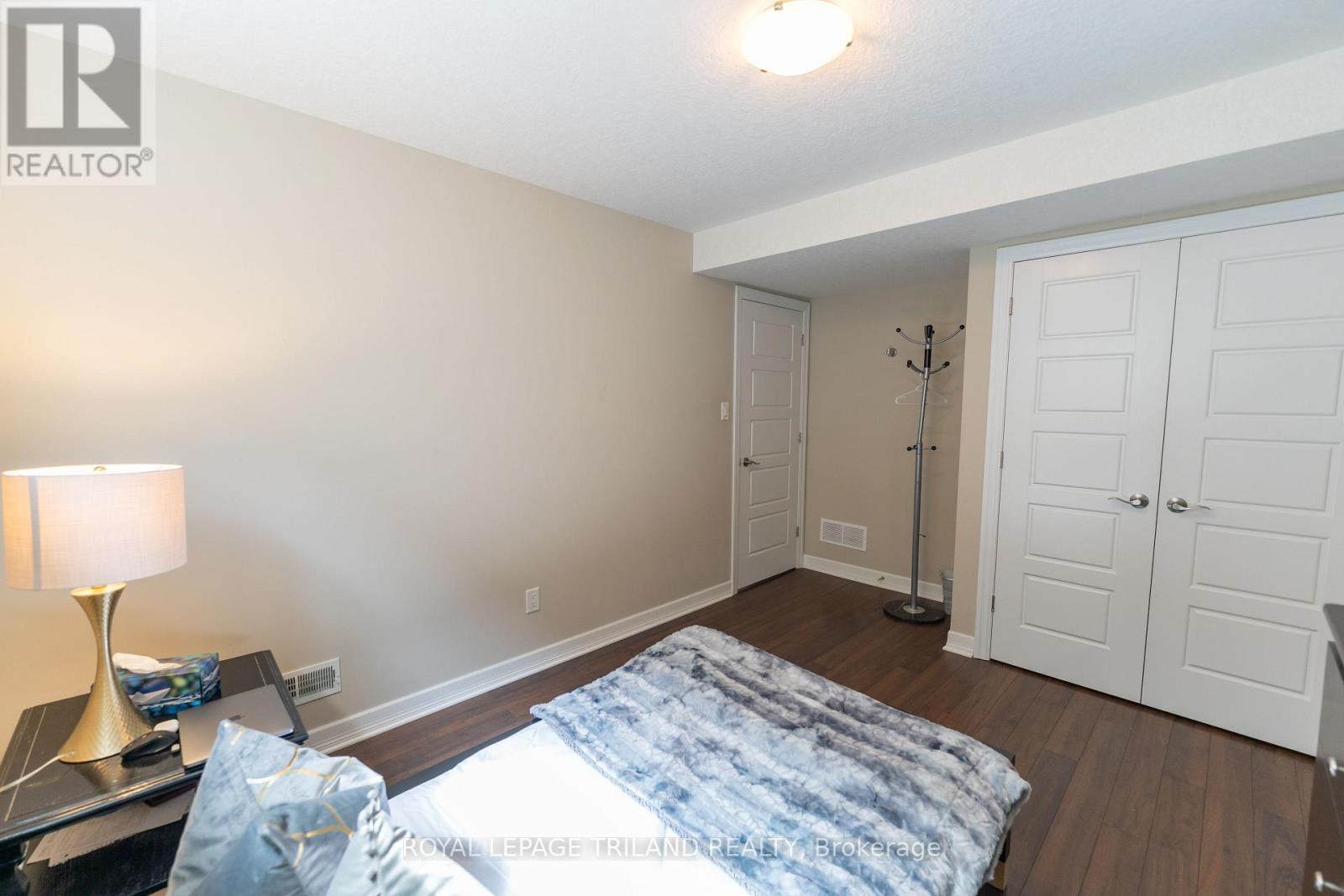 1984 Jubilee Drive, London North, Ontario  N6G 0H7 - Photo 17 - X12646376