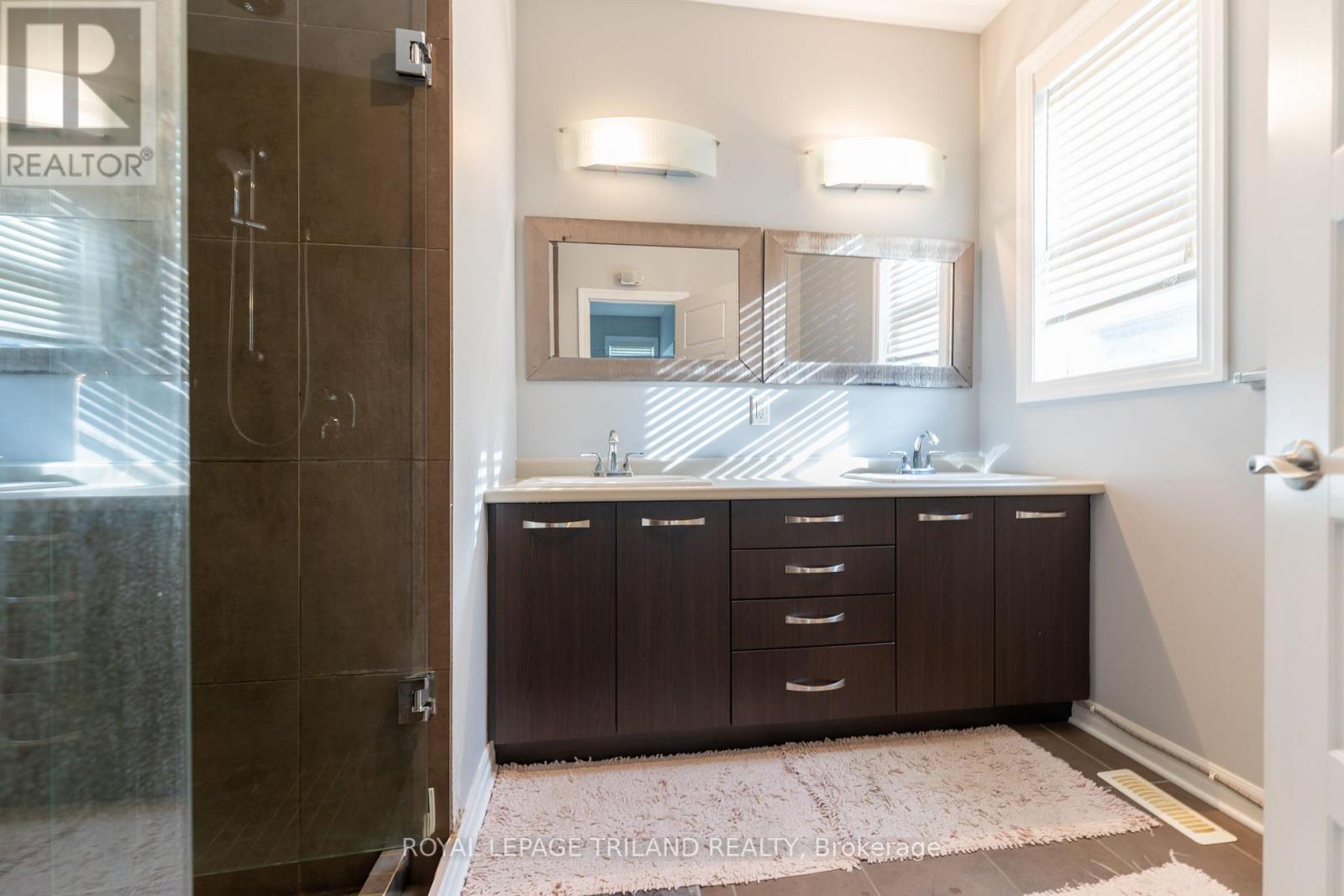 1984 Jubilee Drive, London North, Ontario  N6G 0H7 - Photo 20 - X12646376