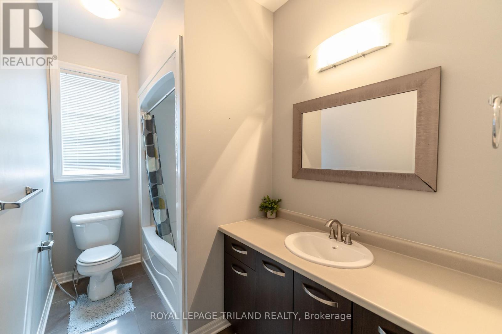 1984 Jubilee Drive, London North, Ontario  N6G 0H7 - Photo 23 - X12646376