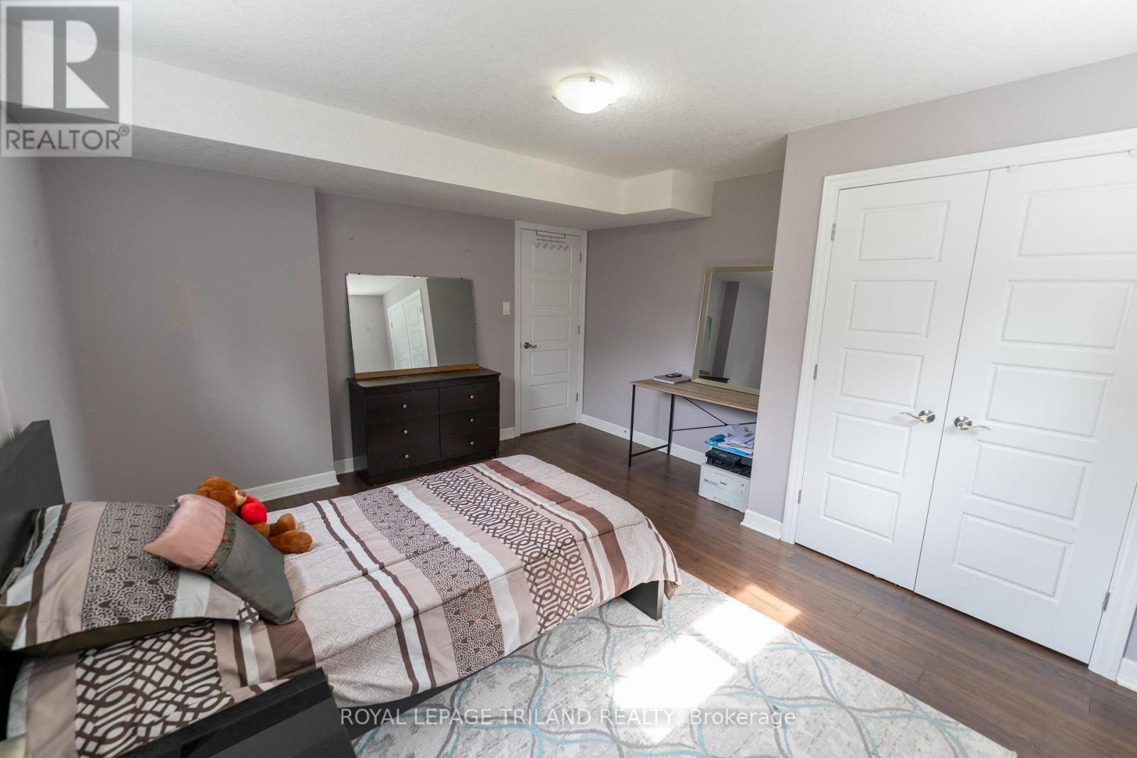 1984 Jubilee Drive, London North, Ontario  N6G 0H7 - Photo 26 - X12646376