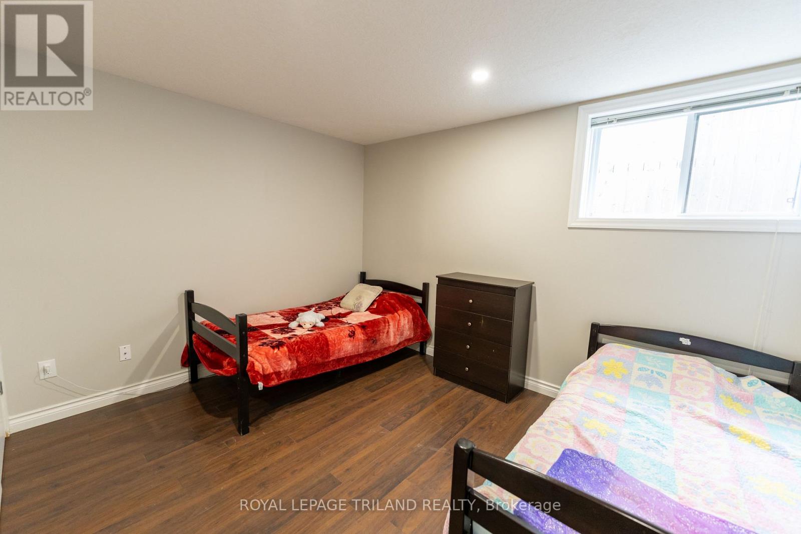 1984 Jubilee Drive, London North, Ontario  N6G 0H7 - Photo 27 - X12646376