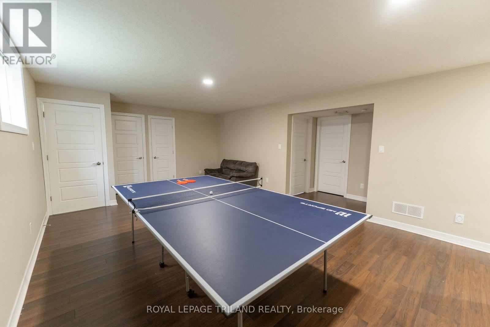 1984 Jubilee Drive, London North, Ontario  N6G 0H7 - Photo 31 - X12646376