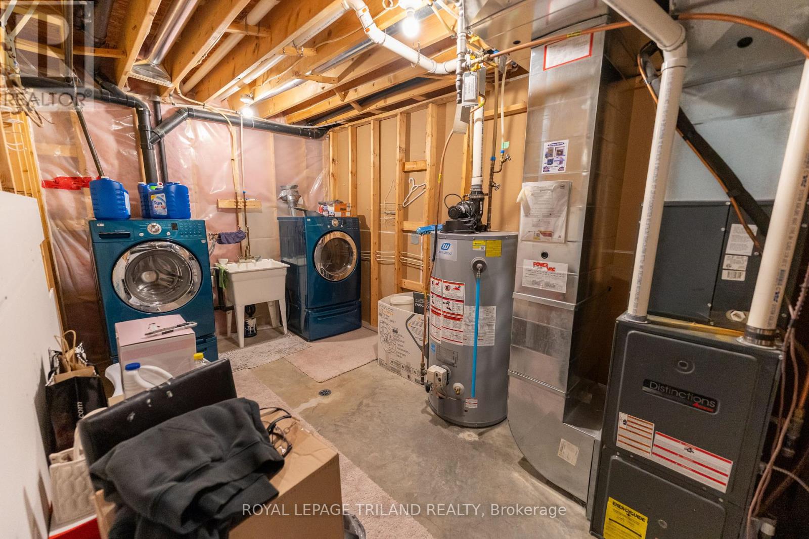 1984 Jubilee Drive, London North, Ontario  N6G 0H7 - Photo 32 - X12646376