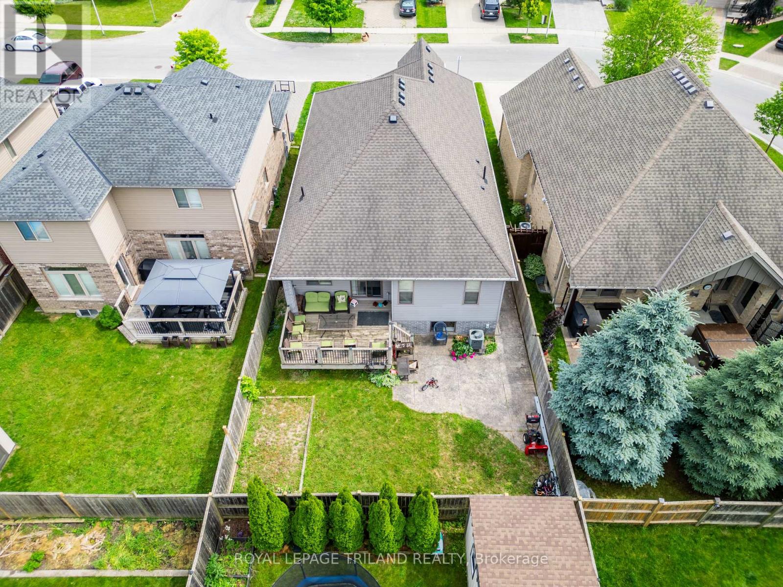 1984 Jubilee Drive, London North, Ontario  N6G 0H7 - Photo 38 - X12646376