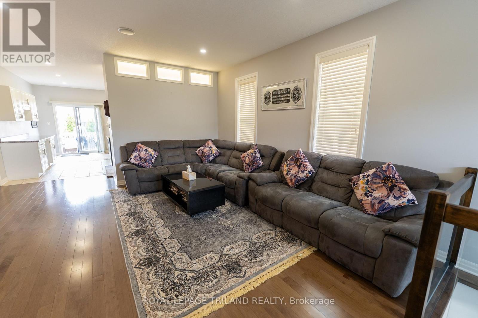 1984 Jubilee Drive, London North, Ontario  N6G 0H7 - Photo 5 - X12646376