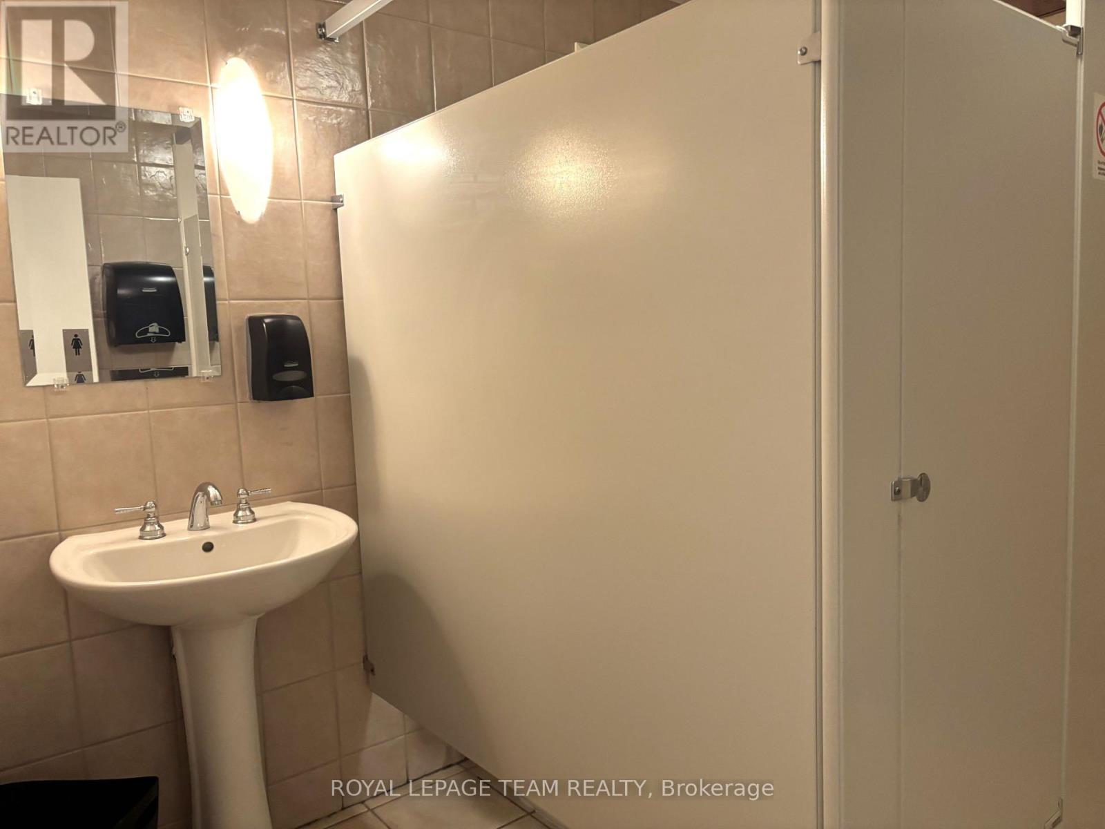 254 Preston Street, Ottawa, Ontario  K1R 7R4 - Photo 13 - X12646372