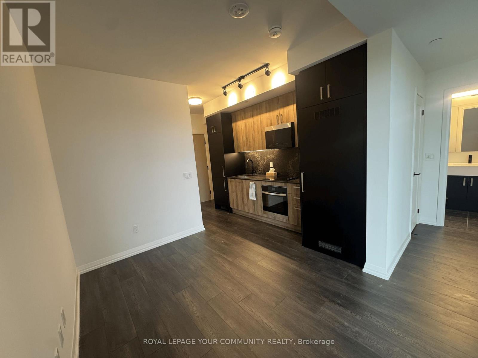 1201 - 280 Dundas Street W, Toronto, Ontario  M5T 1G2 - Photo 2 - C12646342