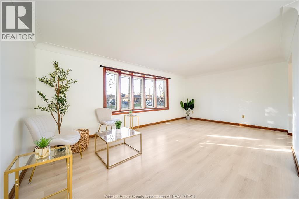 9223 Esplanade Drive, Windsor, Ontario  N8R 1J2 - Photo 4 - 25031916