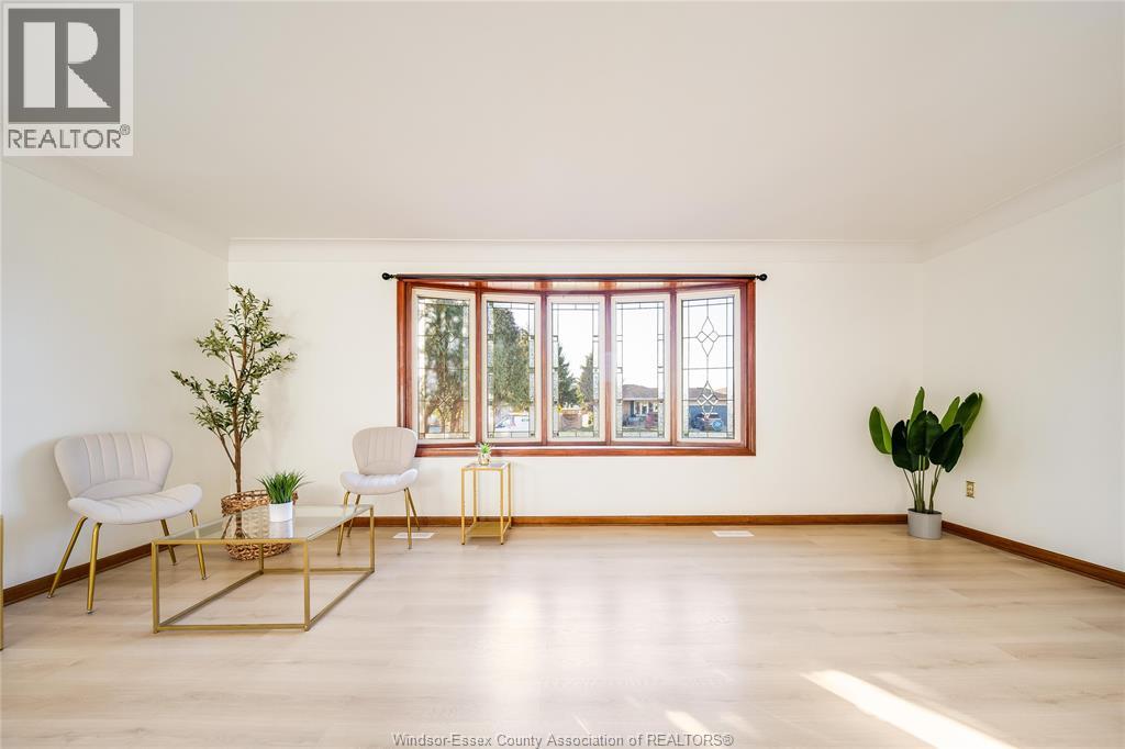 9223 Esplanade Drive, Windsor, Ontario  N8R 1J2 - Photo 3 - 25031916