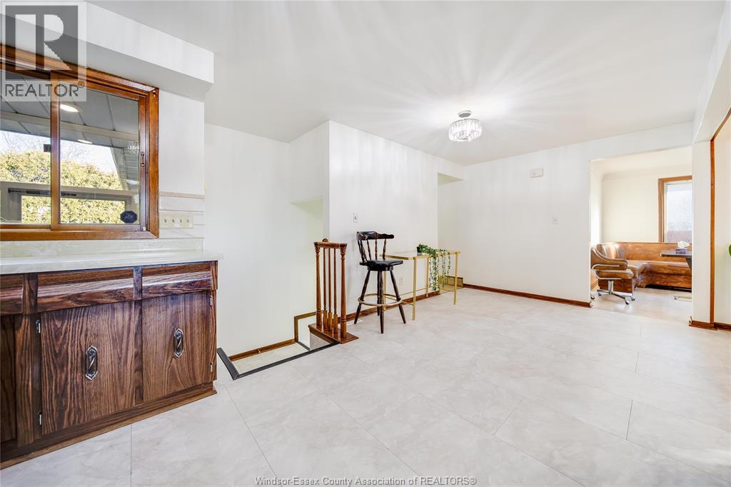 9223 Esplanade Drive, Windsor, Ontario  N8R 1J2 - Photo 7 - 25031916