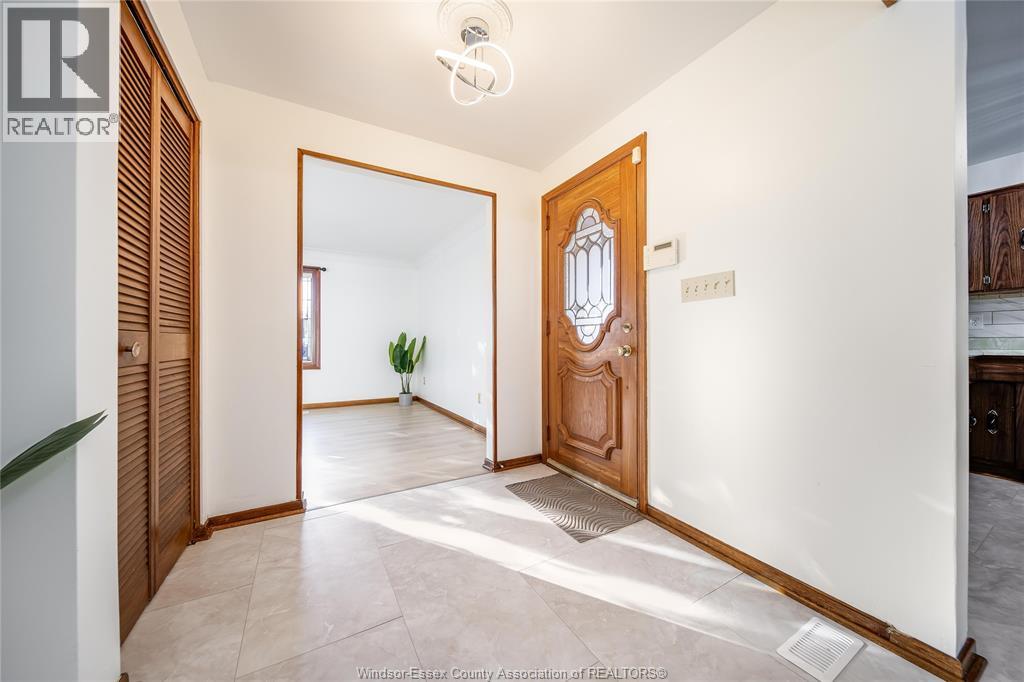 9223 Esplanade Drive, Windsor, Ontario  N8R 1J2 - Photo 2 - 25031916