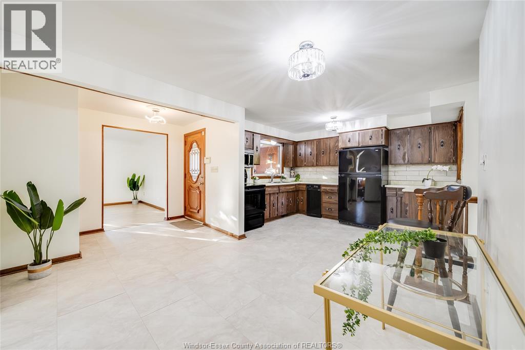 9223 Esplanade Drive, Windsor, Ontario  N8R 1J2 - Photo 8 - 25031916