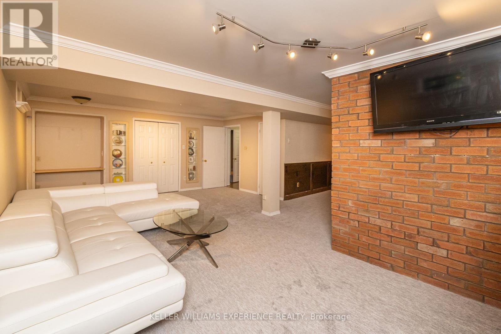 1053 Westmount Avenue, Innisfil, Ontario  L9S 1W7 - Photo 12 - N12646344