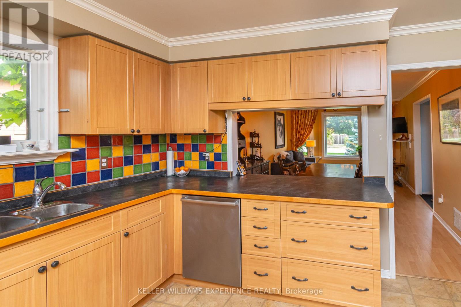 1053 Westmount Avenue, Innisfil, Ontario  L9S 1W7 - Photo 5 - N12646344