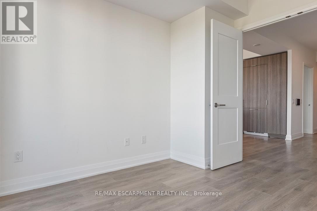 1012 - 21 Park Street E, Mississauga, Ontario  L5G 0C2 - Photo 21 - W12646368