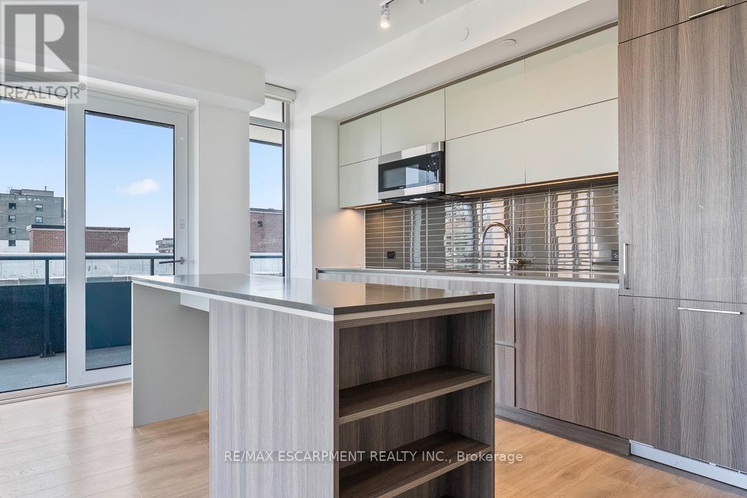 1012 - 21 Park Street E, Mississauga, Ontario  L5G 0C2 - Photo 8 - W12646368