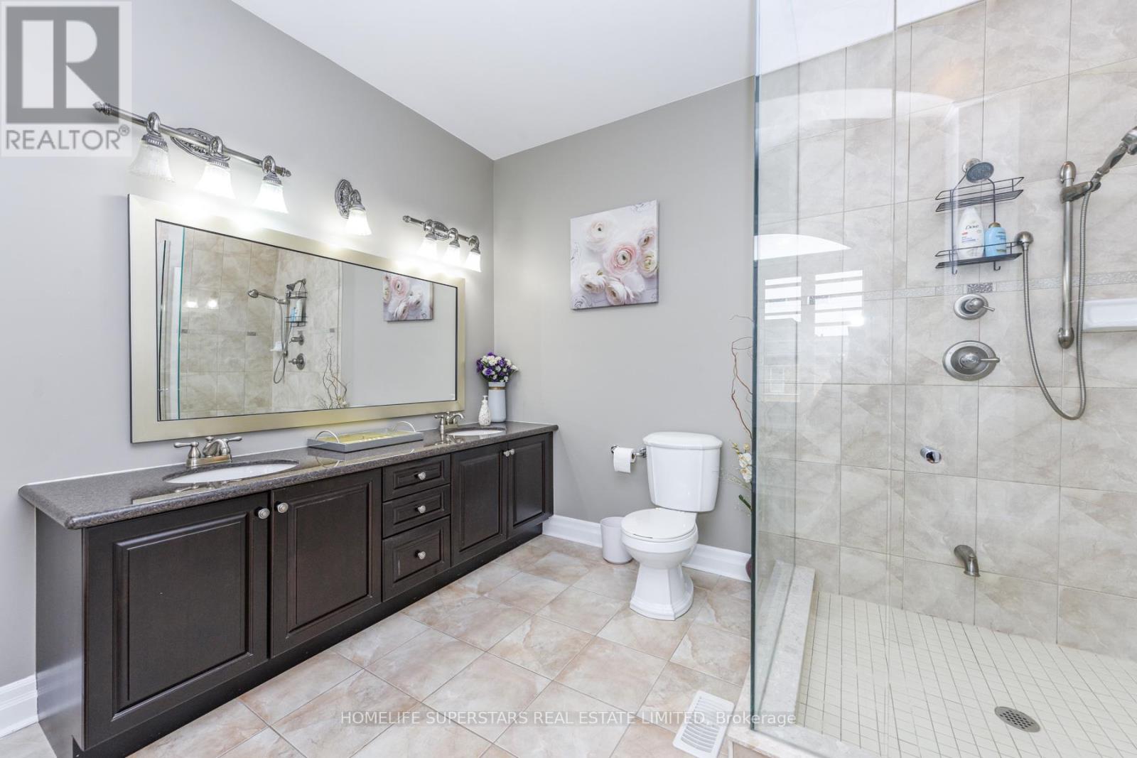 8 Bainsville Circle, Brampton, Ontario  L6P 3A5 - Photo 17 - W12646380