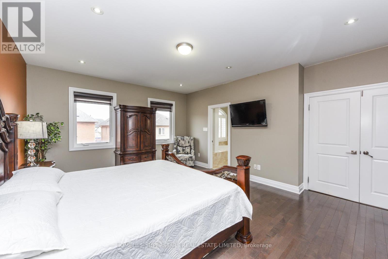 8 Bainsville Circle, Brampton, Ontario  L6P 3A5 - Photo 18 - W12646380