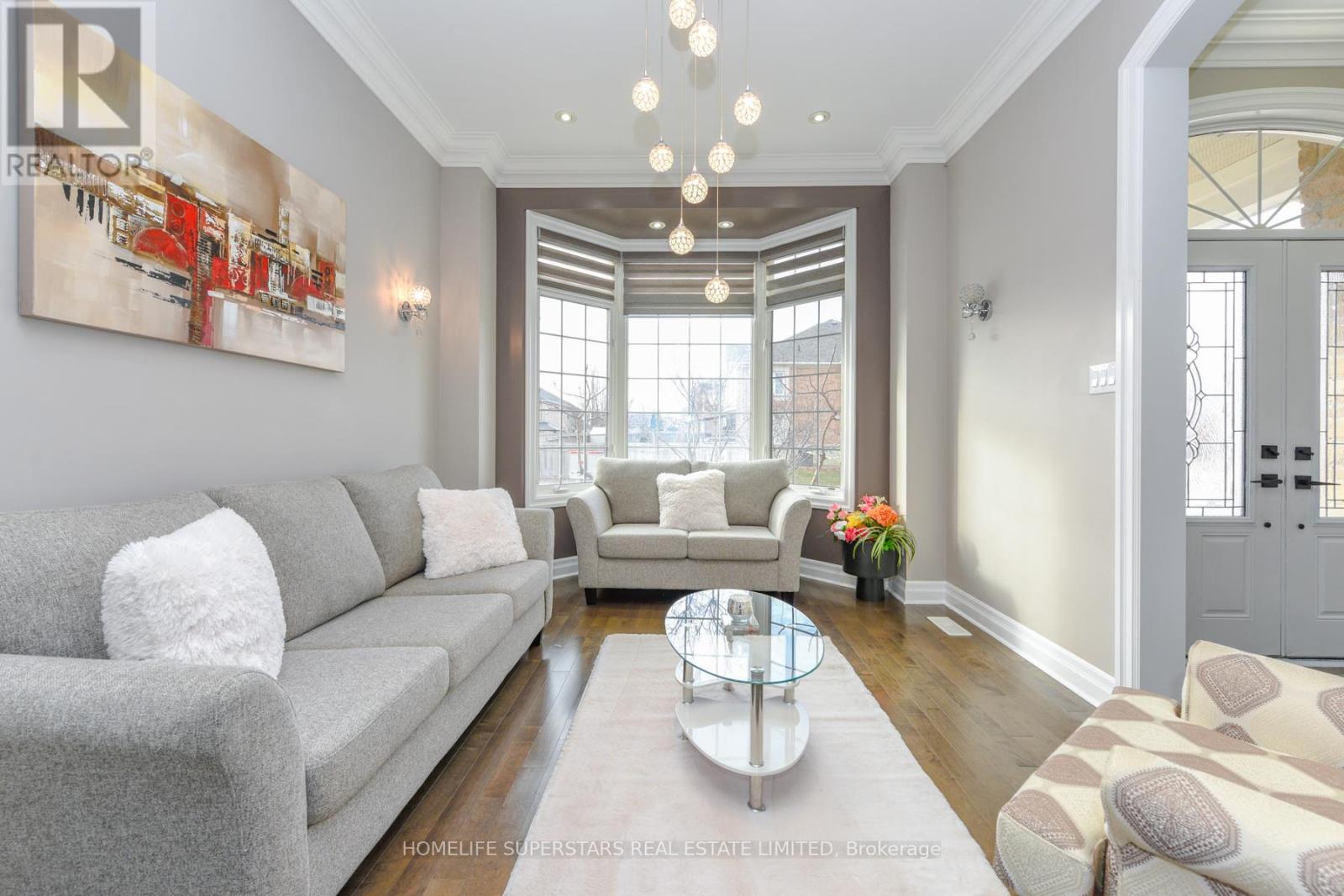 8 Bainsville Circle, Brampton, Ontario  L6P 3A5 - Photo 2 - W12646380