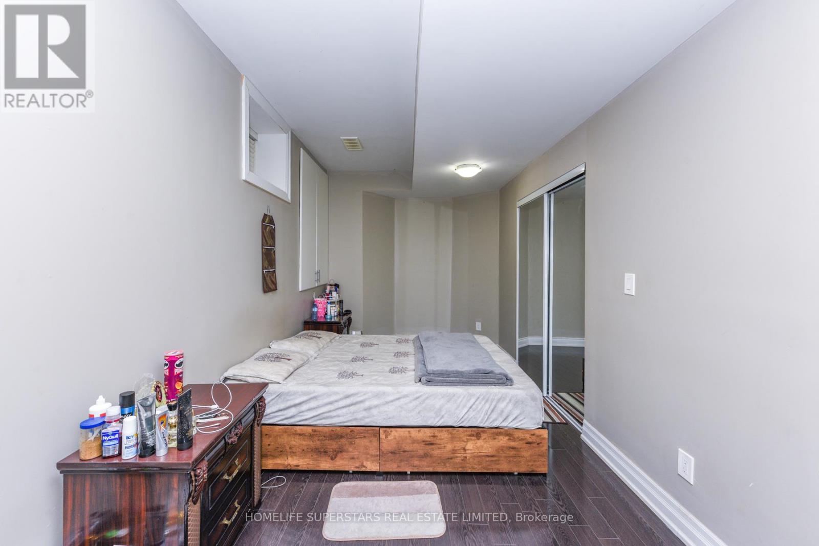 8 Bainsville Circle, Brampton, Ontario  L6P 3A5 - Photo 25 - W12646380