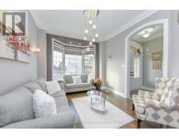 8 BAINSVILLE CIRCLE, Brampton, Ontario