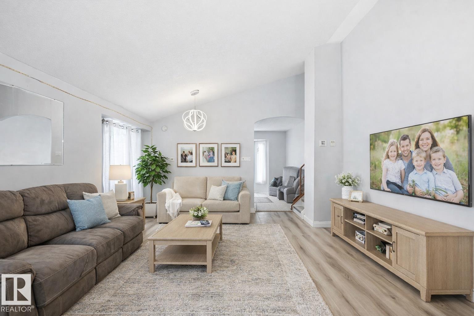 3623 24 Av Nw, Edmonton, Alberta  T6L 4V5 - Photo 9 - E4468229