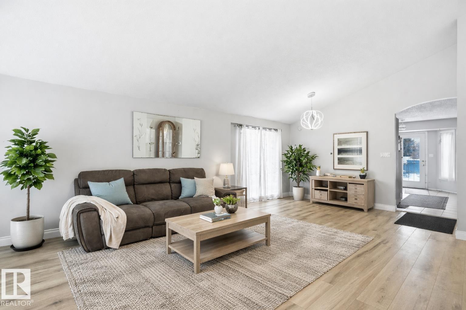 3623 24 Av Nw, Edmonton, Alberta  T6L 4V5 - Photo 7 - E4468229