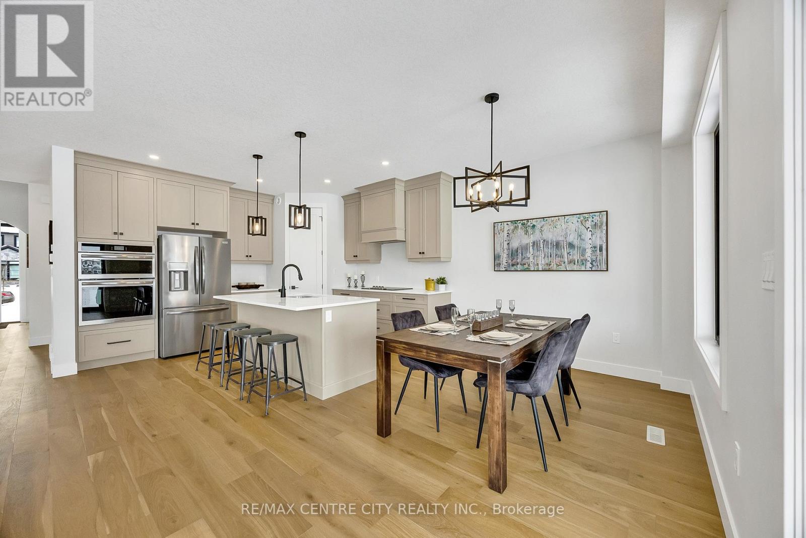 179 Foxborough Place, Thames Centre, Ontario  N0M 2P0 - Photo 11 - X12646406