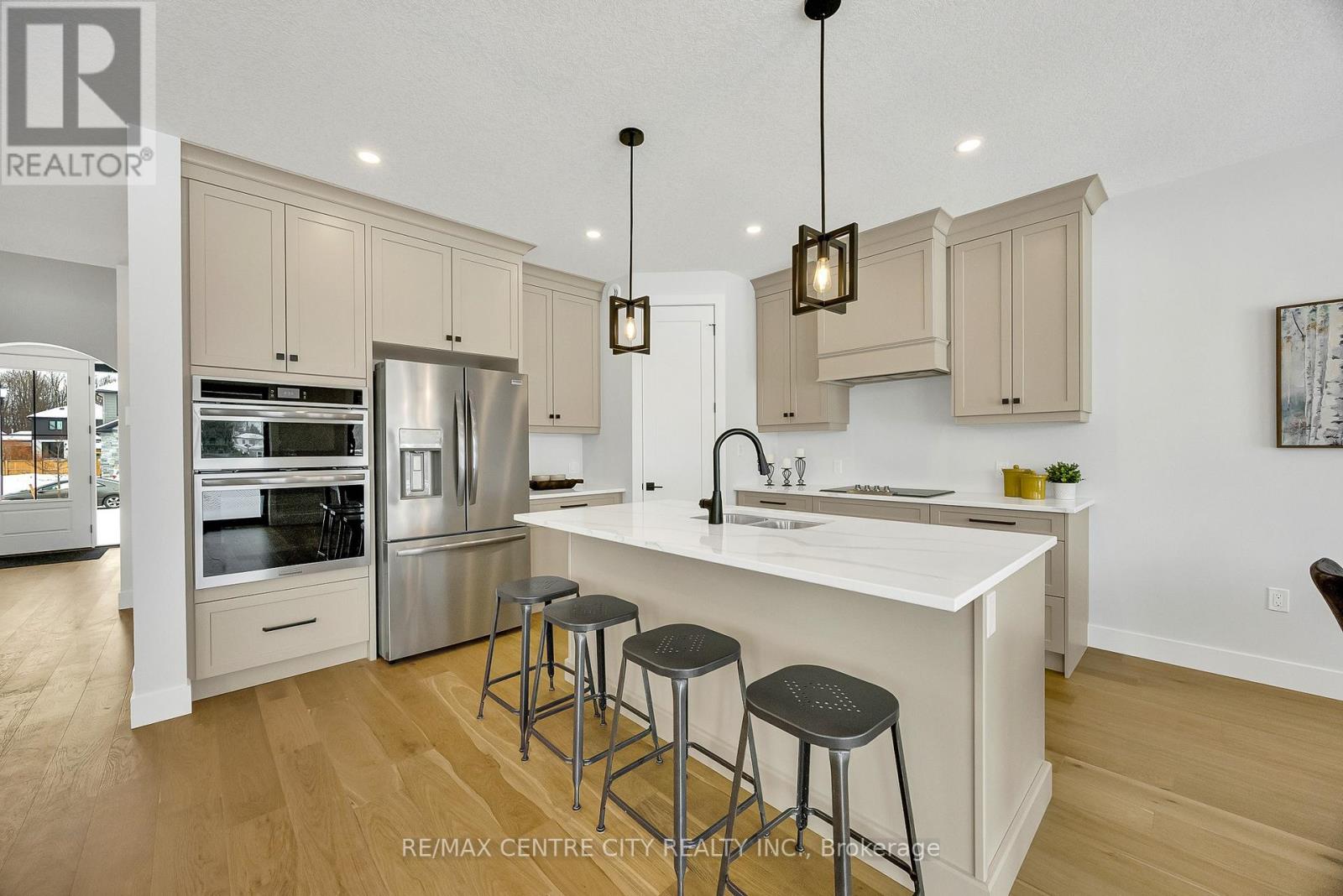 179 Foxborough Place, Thames Centre, Ontario  N0M 2P0 - Photo 14 - X12646406