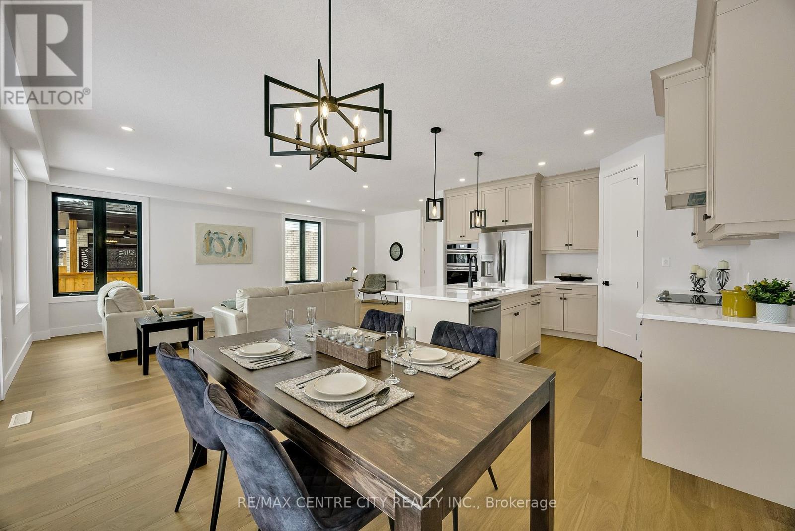 179 Foxborough Place, Thames Centre, Ontario  N0M 2P0 - Photo 19 - X12646406