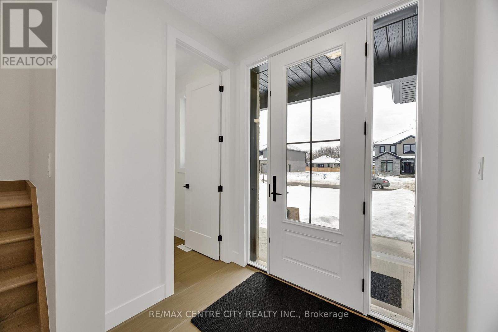 179 Foxborough Place, Thames Centre, Ontario  N0M 2P0 - Photo 2 - X12646406