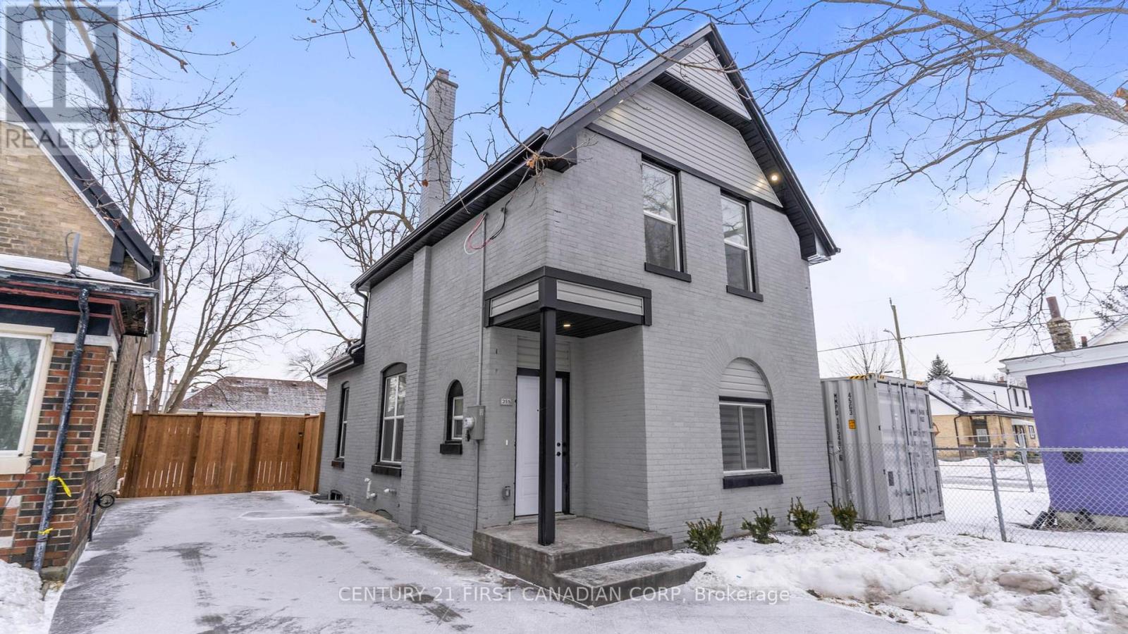 355 Hamilton Road, London East, Ontario  N5Z 1R6 - Photo 3 - X12646452