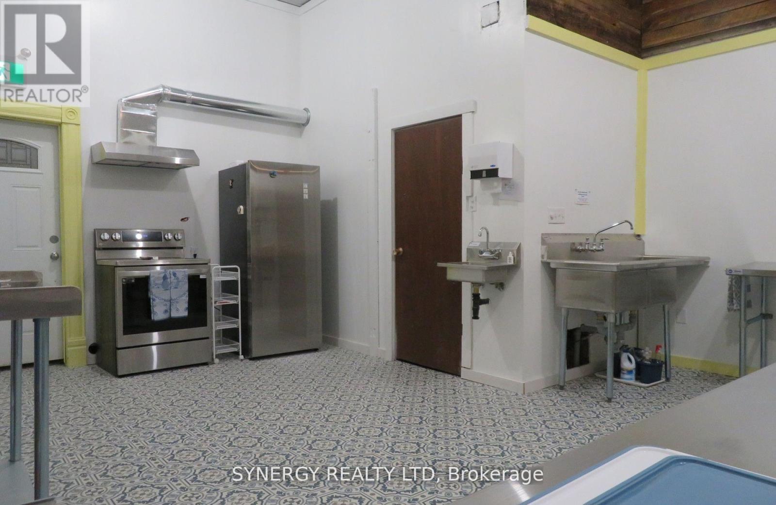 3229 River Street, Brooke-Alvinston, Ontario  N0N 1A0 - Photo 20 - X12646466