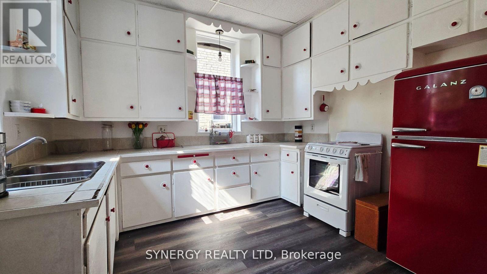 3229 River Street, Brooke-Alvinston, Ontario  N0N 1A0 - Photo 4 - X12646466