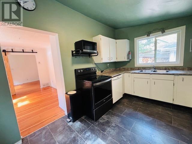 215 Matheson St N, Kenora, Ontario  P9N 3G5 - Photo 11 - TB252863