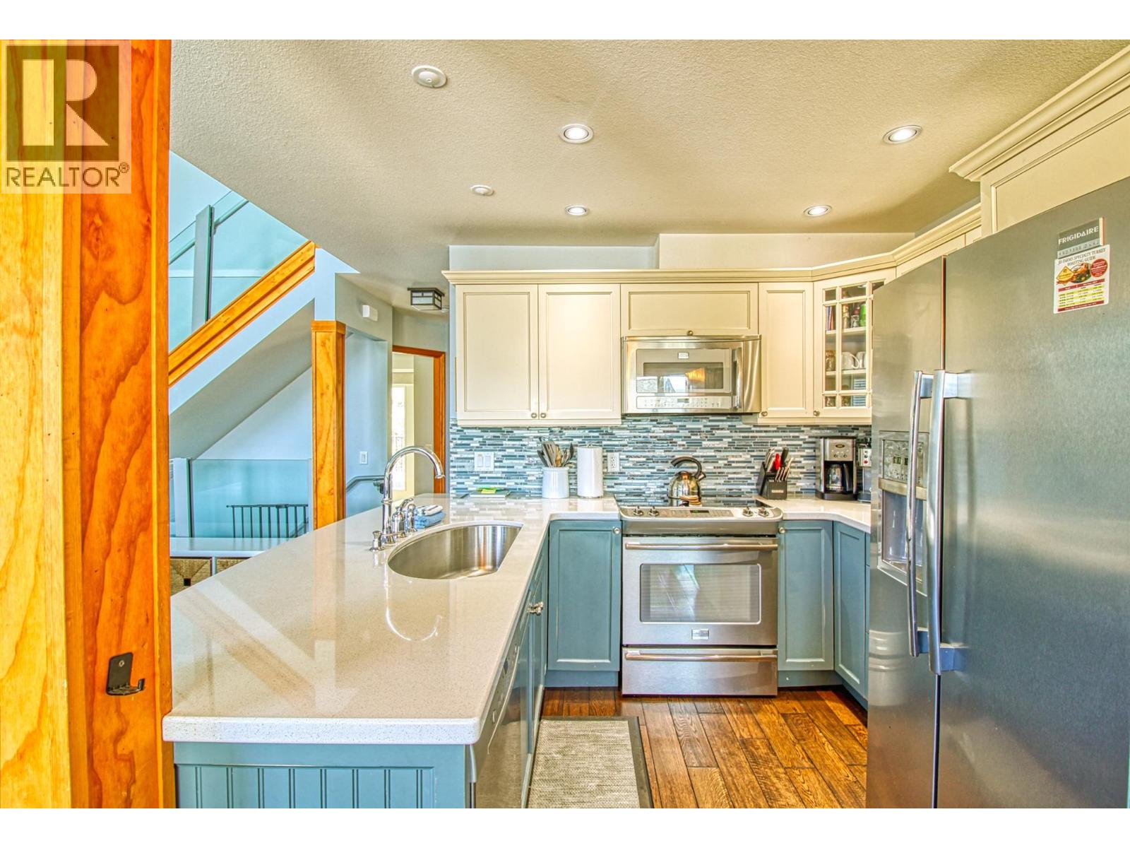 7001 Barcelona Drive Unit# 33, Kelowna, British Columbia  V1Z 3R8 - Photo 8 - 10371463