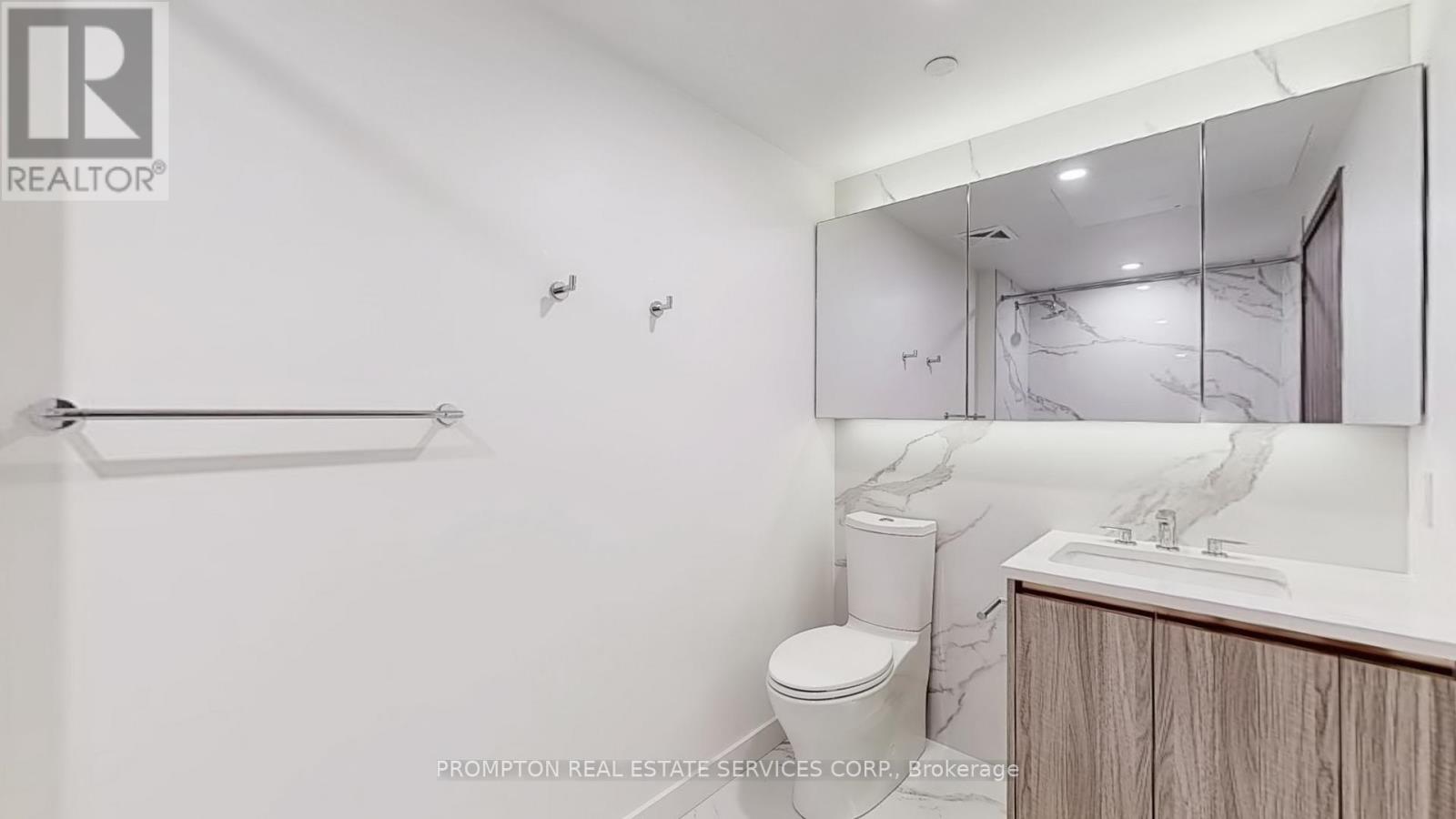 1608 - 3 Concord Cityplace Way, Toronto, Ontario  M5V 0X4 - Photo 21 - C12646480