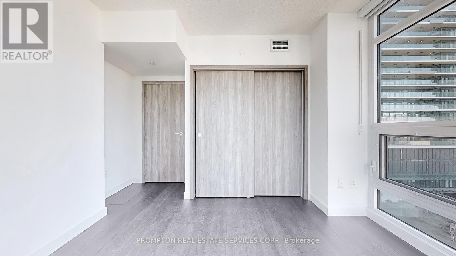 1608 - 3 Concord Cityplace Way, Toronto, Ontario  M5V 0X4 - Photo 32 - C12646480