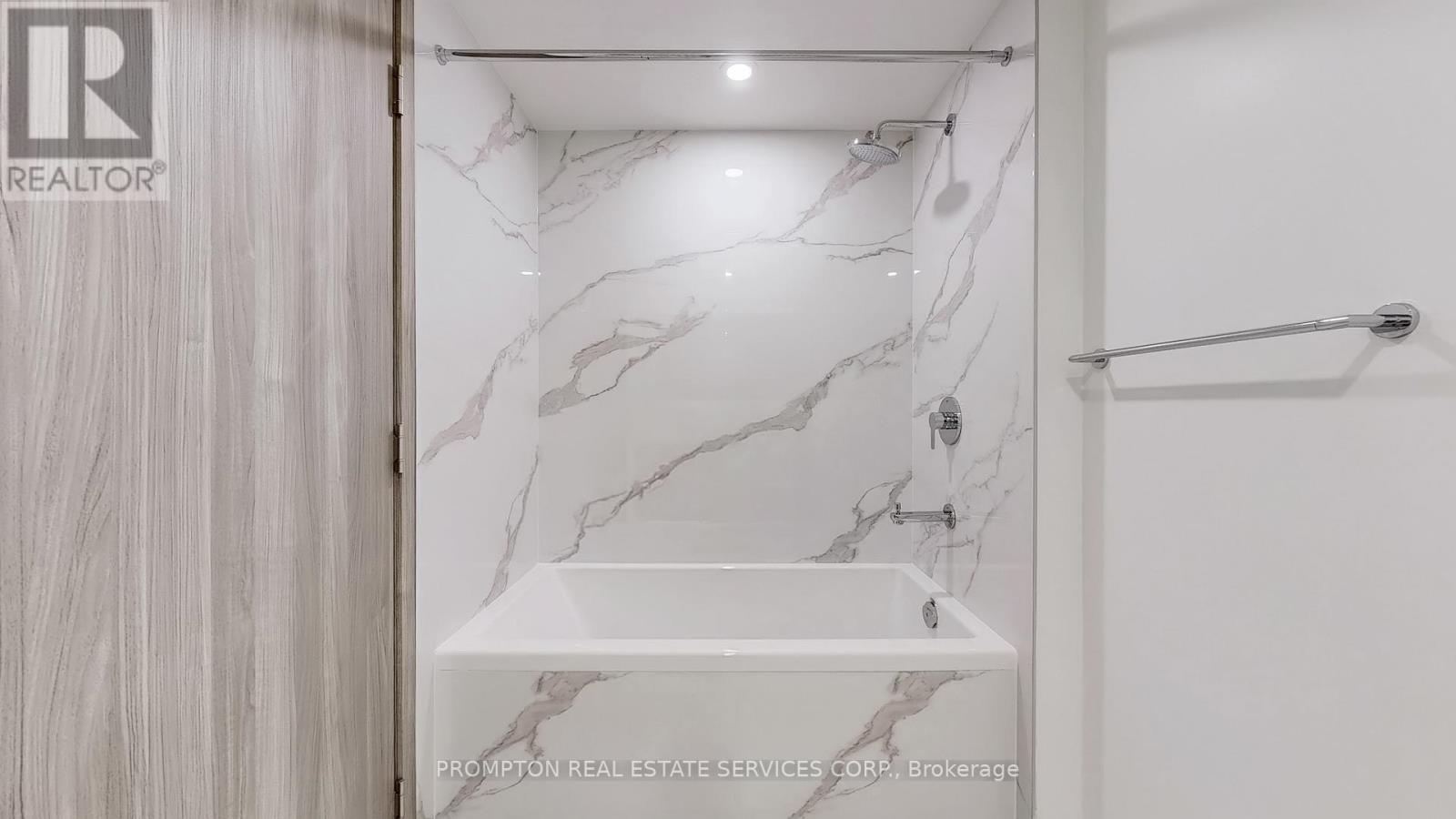 1608 - 3 Concord Cityplace Way, Toronto, Ontario  M5V 0X4 - Photo 8 - C12646480