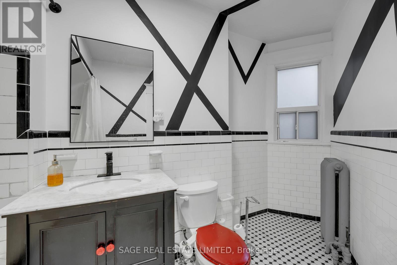 Upper - 1108 St. Clair Avenue W, Toronto, Ontario  M6E 1A7 - Photo 15 - C12646484