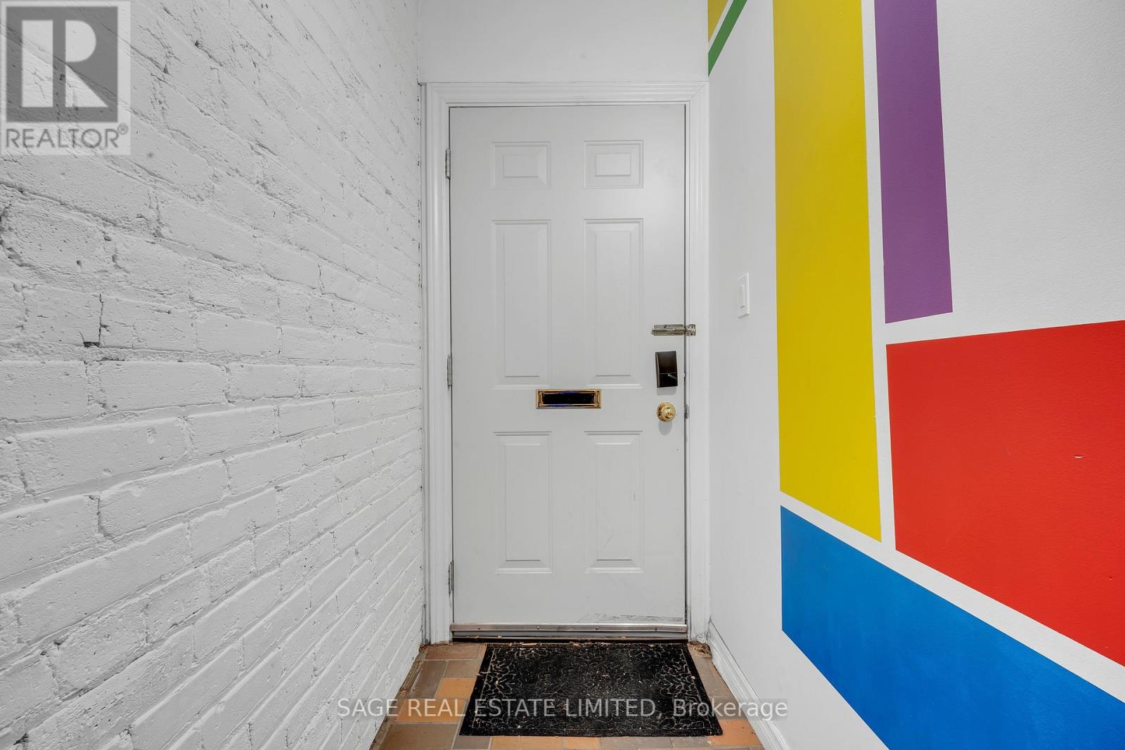 Upper - 1108 St. Clair Avenue W, Toronto, Ontario  M6E 1A7 - Photo 2 - C12646484