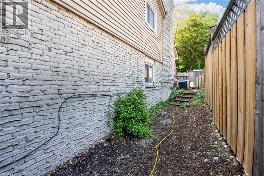 1481 Otis Avenue, Mississauga, Ontario  L5C 2R8 - Photo 4 - 40794811