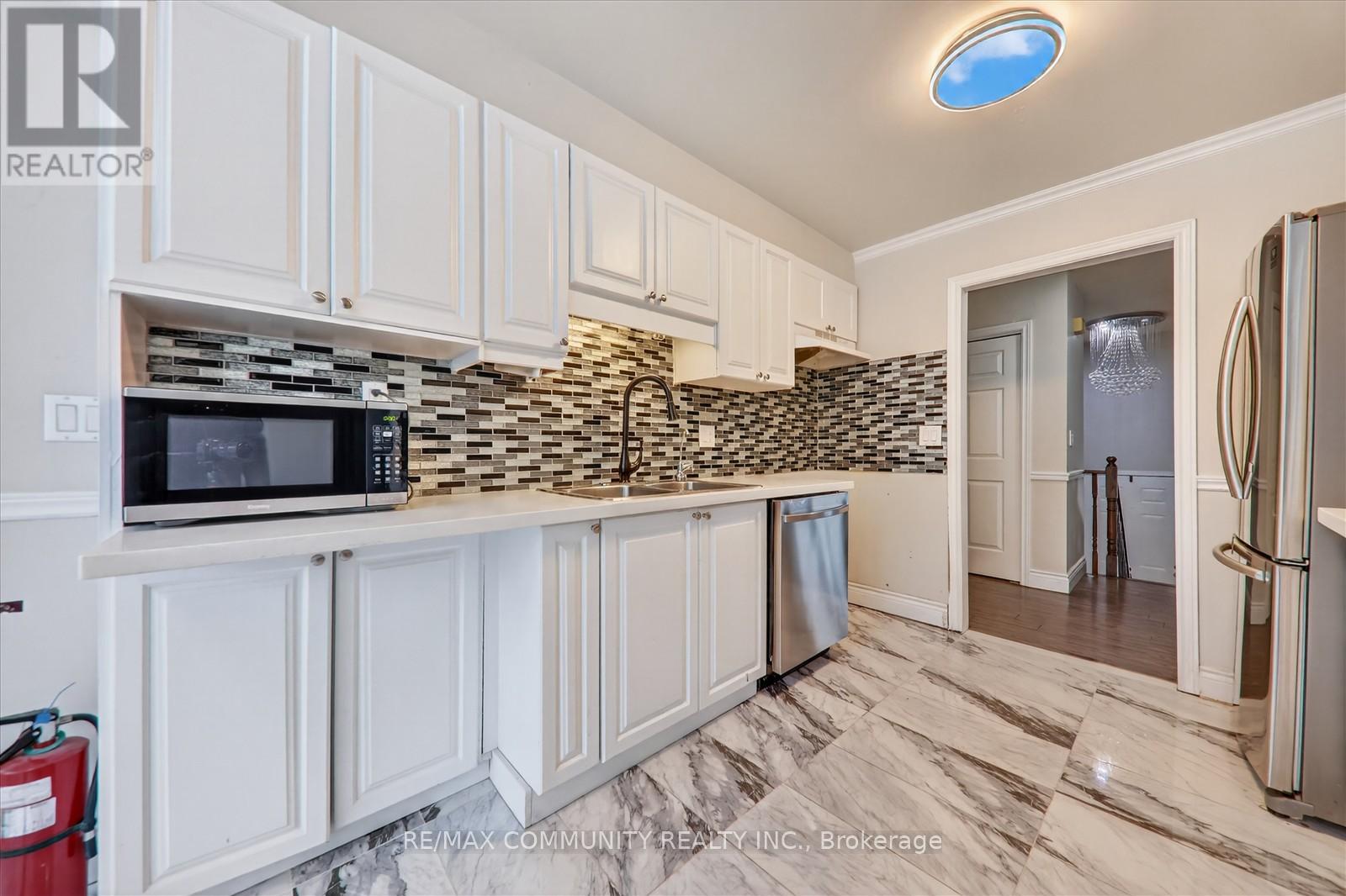 7 Eastwood Avenue N, Oshawa, Ontario  L1G 3Y5 - Photo 14 - E12646470