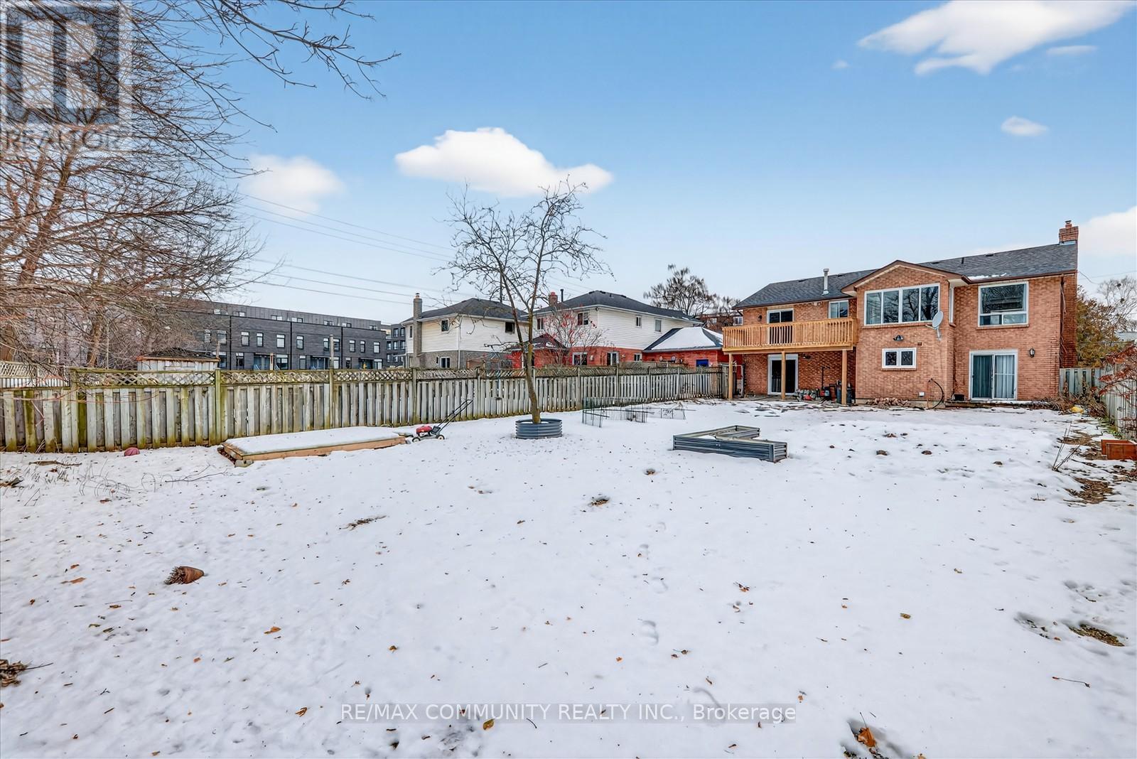 7 Eastwood Avenue N, Oshawa, Ontario  L1G 3Y5 - Photo 4 - E12646470
