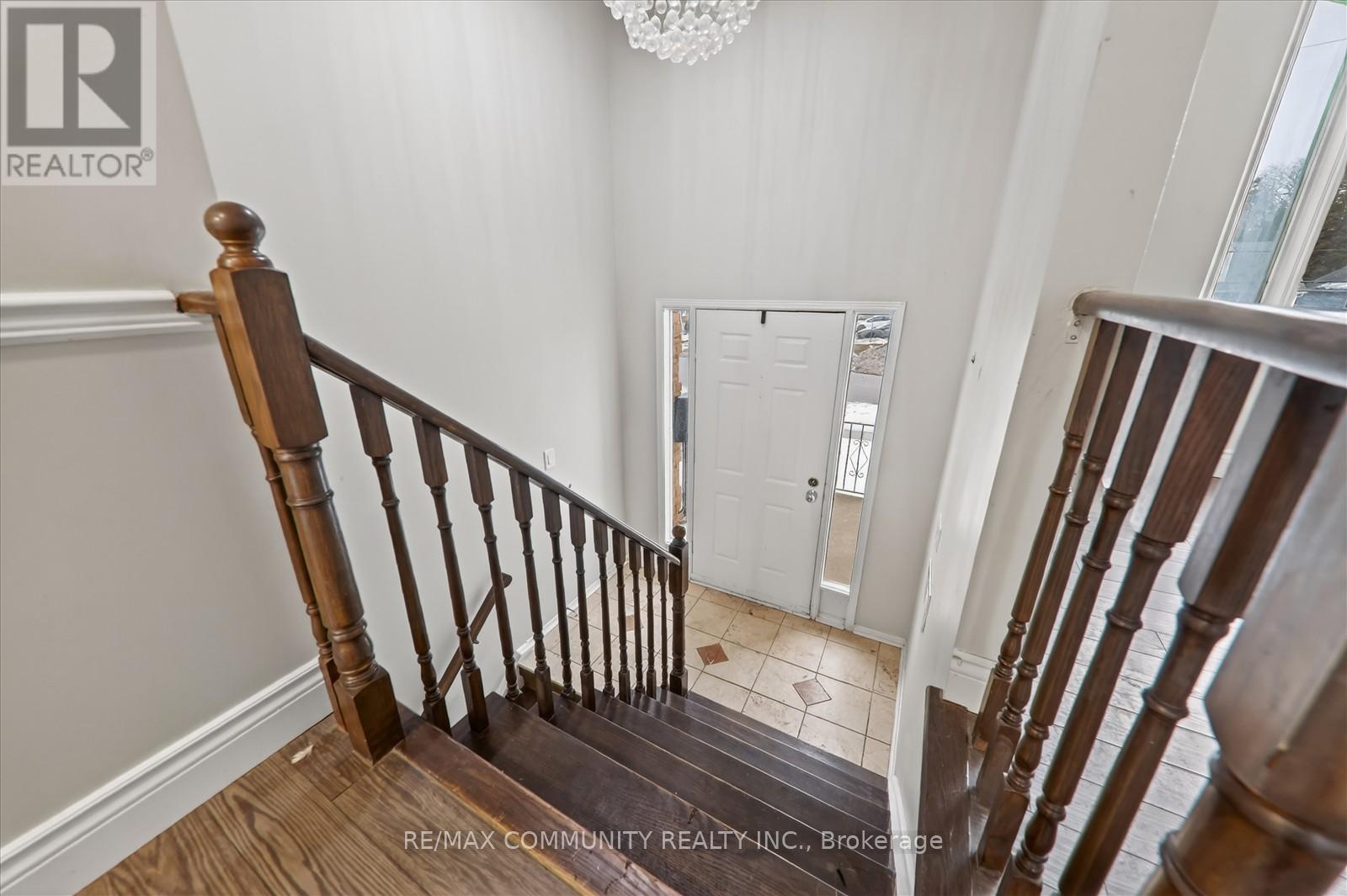 7 Eastwood Avenue N, Oshawa, Ontario  L1G 3Y5 - Photo 6 - E12646470